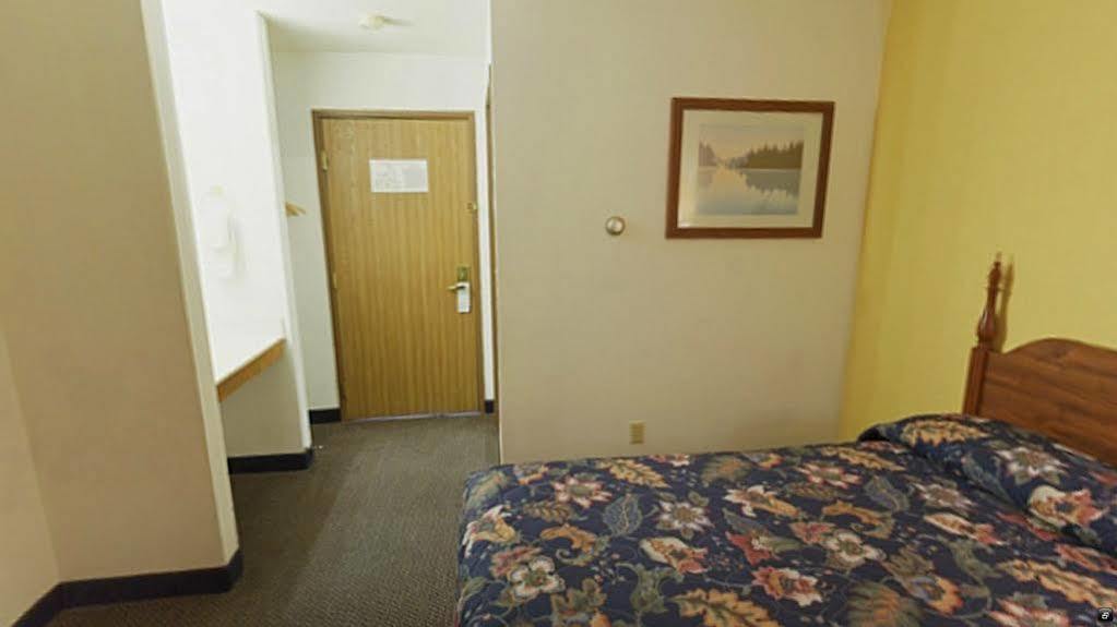 Econo Lodge Lake Mills Extérieur photo